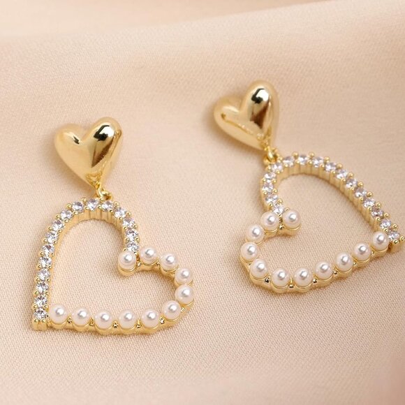 Women's Heart Pearl Tan Dangle Sparkly Cubic Zirconia Crystal Rhinestone Earring - Picture 1 of 7